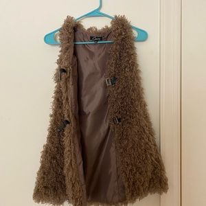 cecice brown faux fur/shag vest